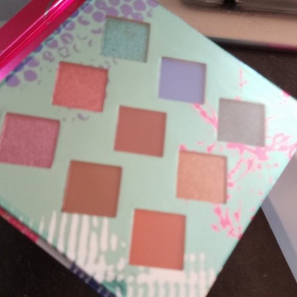 Hank & Henry Living in Color Pallete - Picture 3 of 5